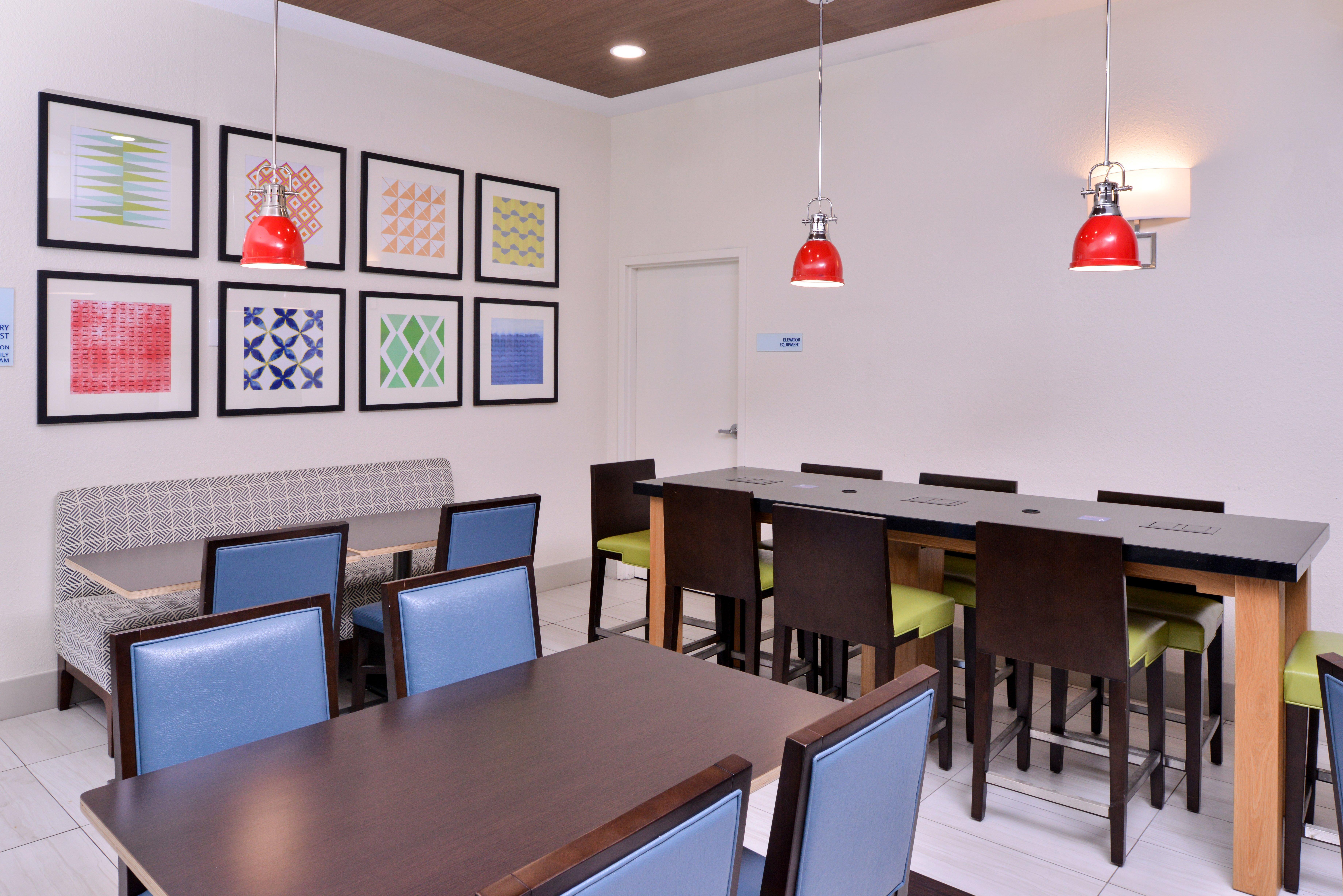 Holiday Inn Express Hotel & Suites Arcata/Eureka-Airport Area By Ihg Маккінлівіль Екстер'єр фото