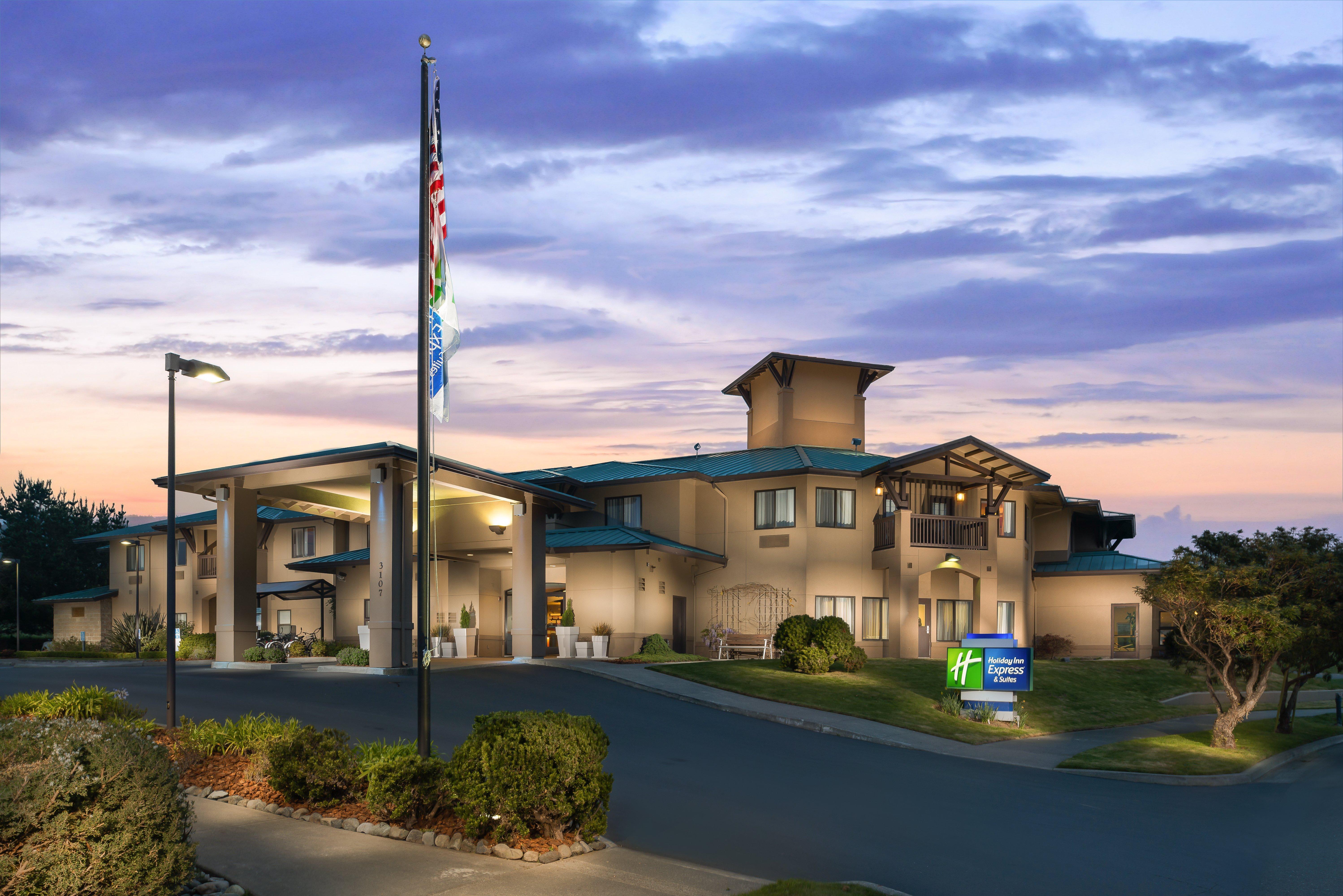 Holiday Inn Express Hotel & Suites Arcata/Eureka-Airport Area By Ihg Маккінлівіль Екстер'єр фото