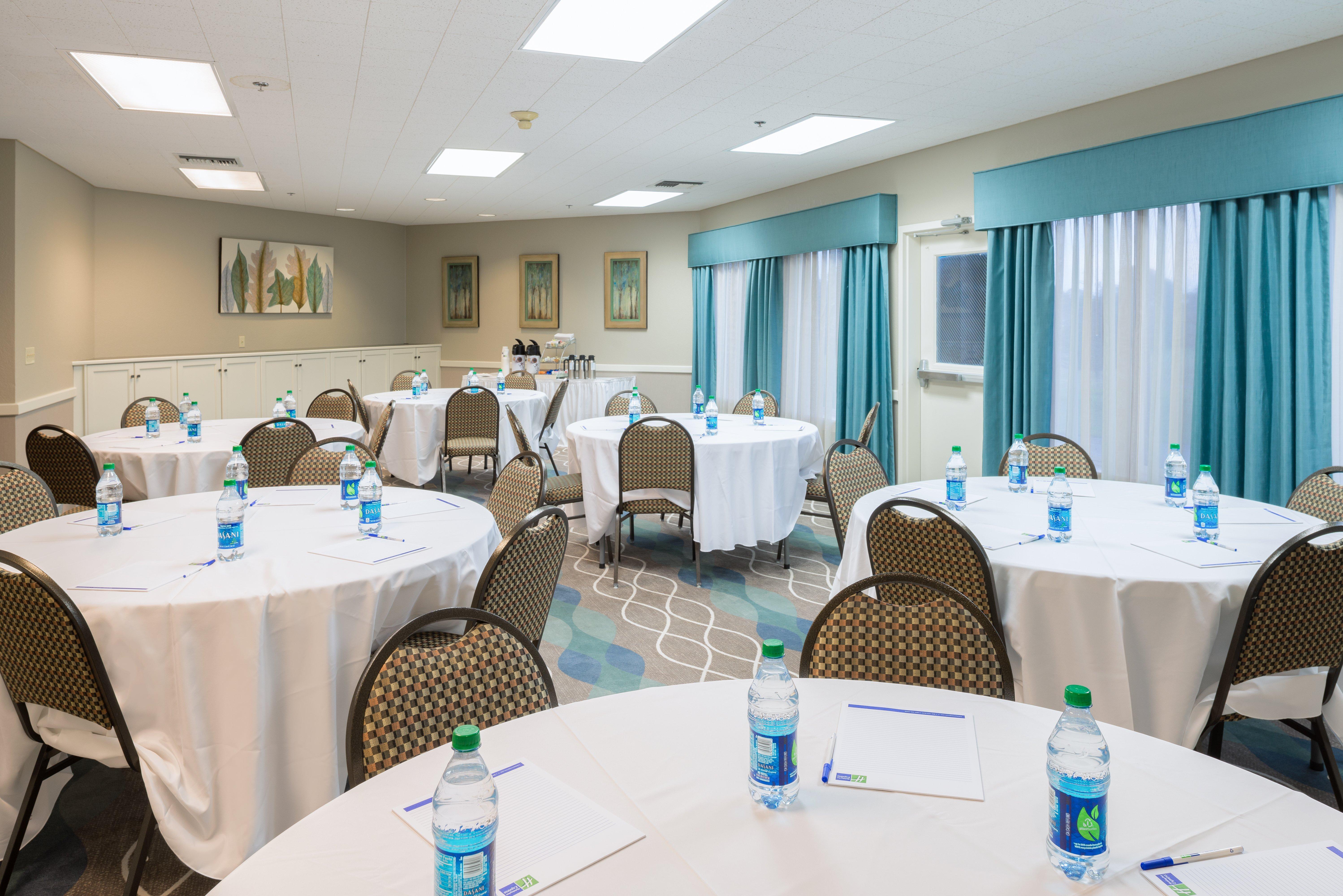 Holiday Inn Express Hotel & Suites Arcata/Eureka-Airport Area By Ihg Маккінлівіль Екстер'єр фото