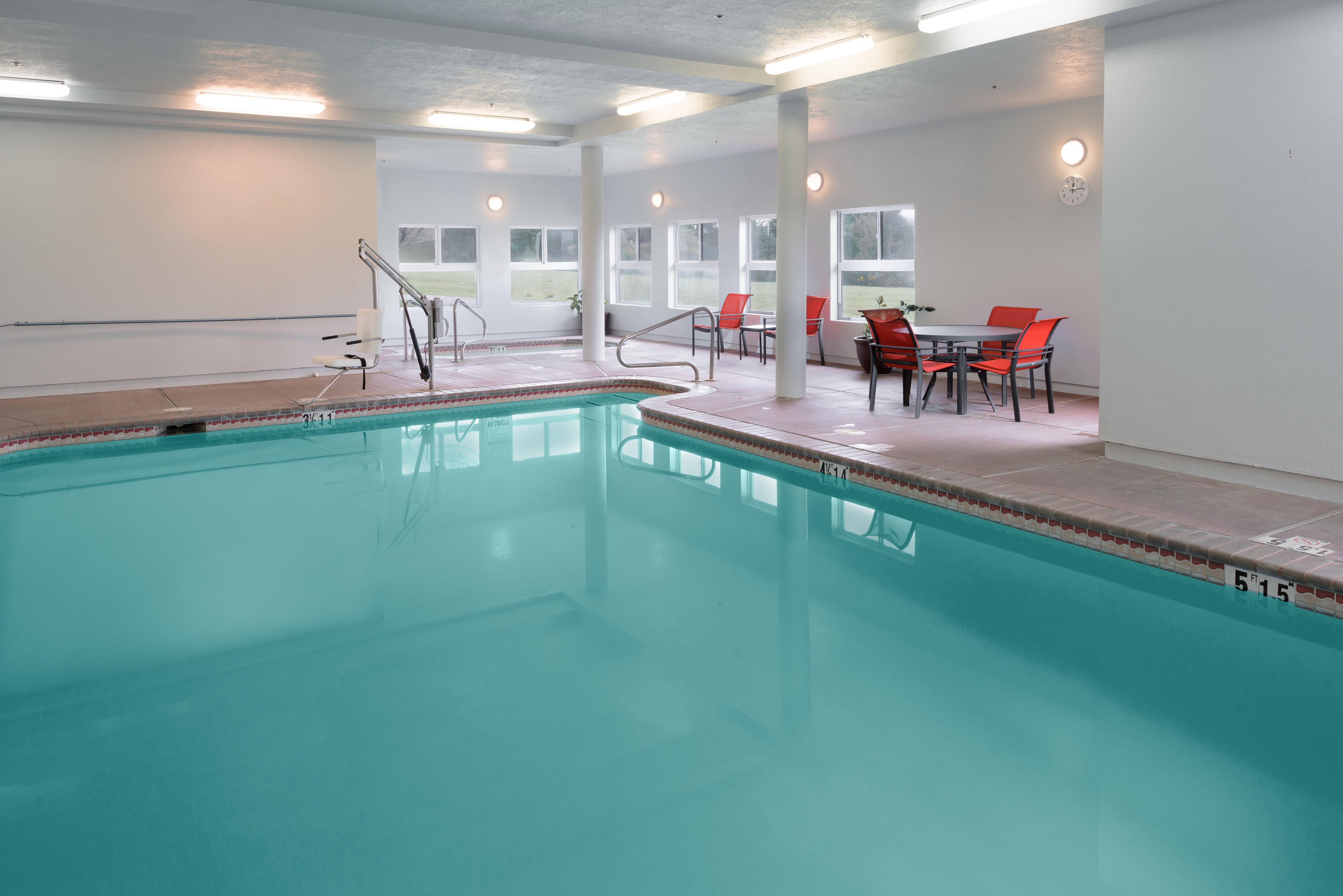 Holiday Inn Express Hotel & Suites Arcata/Eureka-Airport Area By Ihg Маккінлівіль Екстер'єр фото