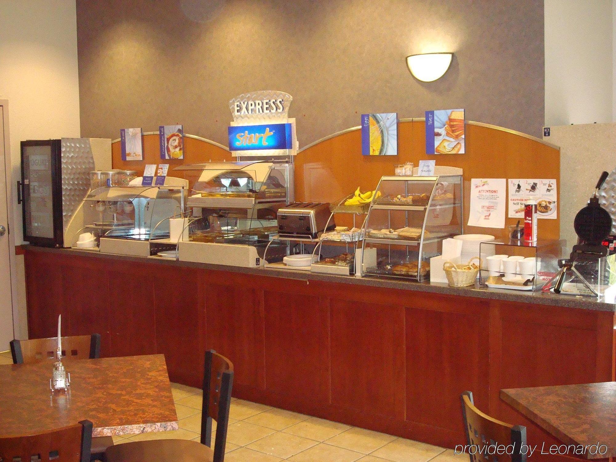 Holiday Inn Express Hotel & Suites Arcata/Eureka-Airport Area By Ihg Маккінлівіль Ресторан фото
