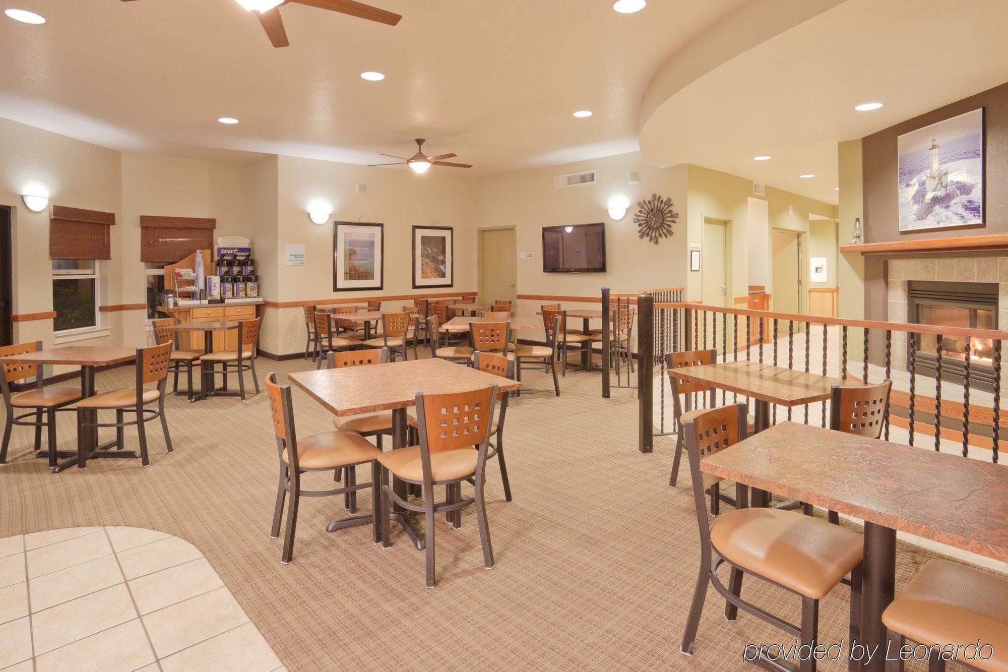 Holiday Inn Express Hotel & Suites Arcata/Eureka-Airport Area By Ihg Маккінлівіль Ресторан фото